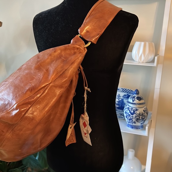 A.S 98 hobo large crossbody bag in camel colour - Picture 9 of 14